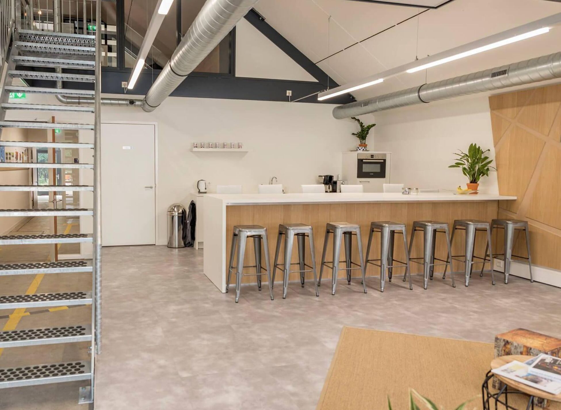 Zakelijk interieurontwerp f-16 shelter dynteq in Enschede - Foto 3
