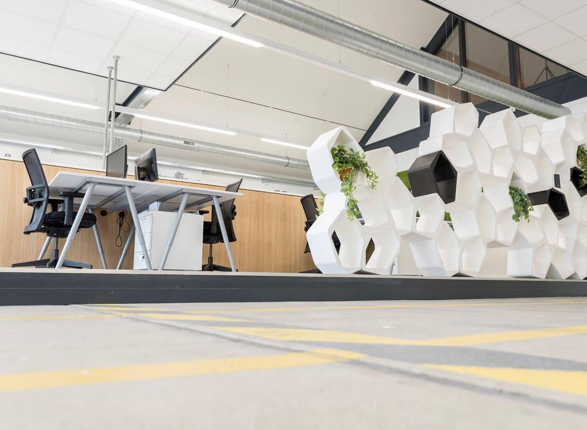 Zakelijk interieurontwerp f-16 shelter dynteq in Enschede - Foto 9