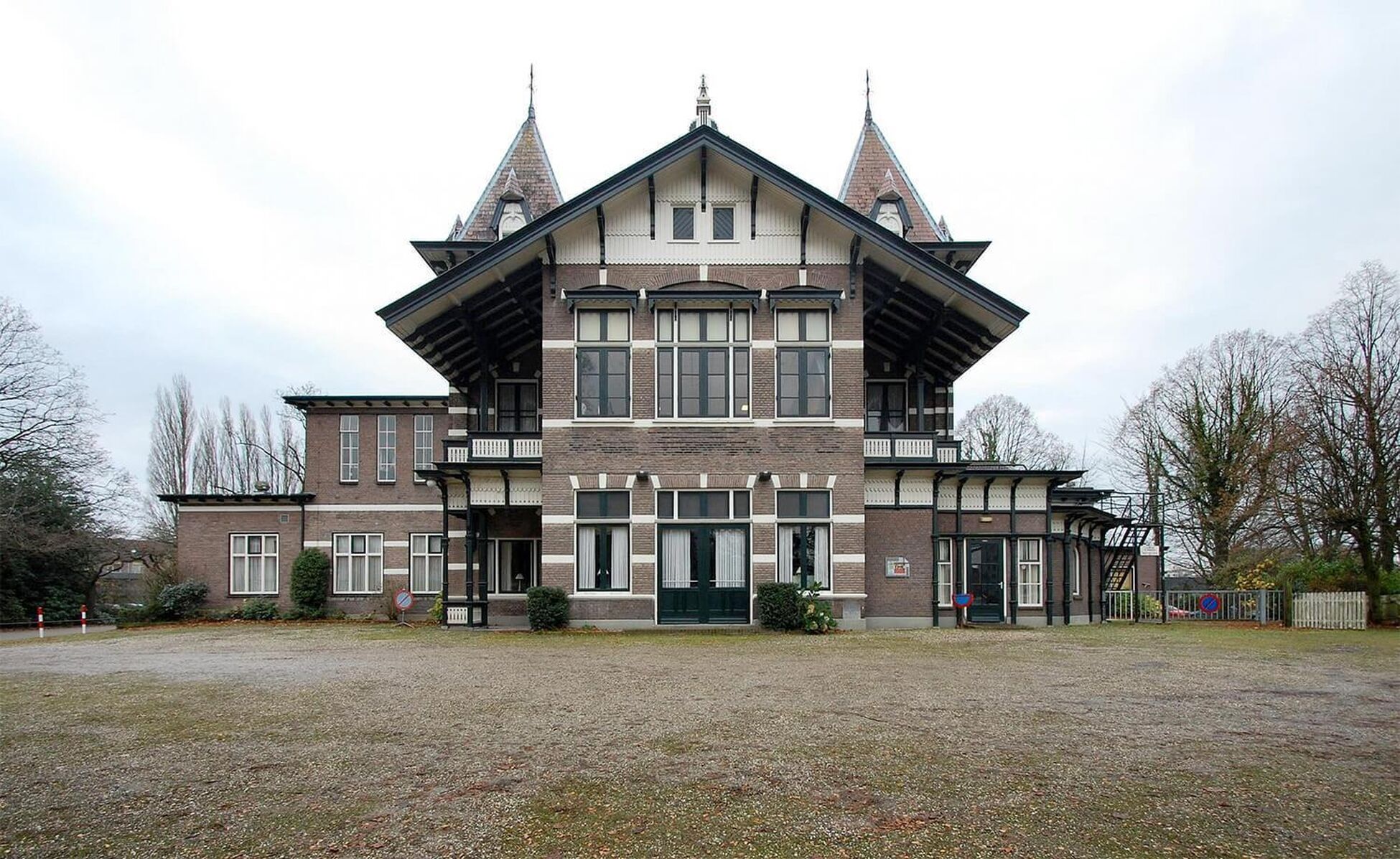 Zakelijk interieurontwerp vereenigings­gebouw in Hengelo - Foto 1