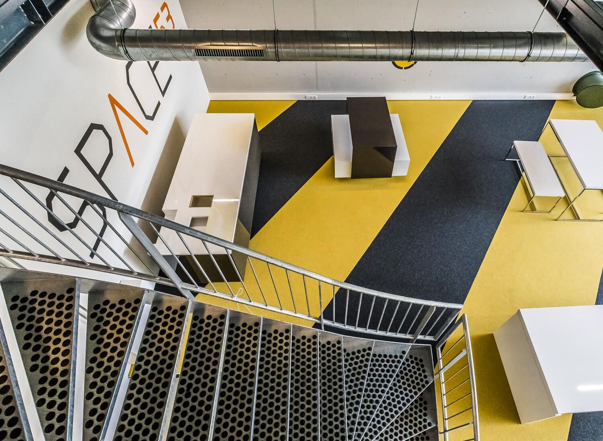 Zakelijk interieurontwerp f-16 shelter space 53 in Enschede - Foto 6