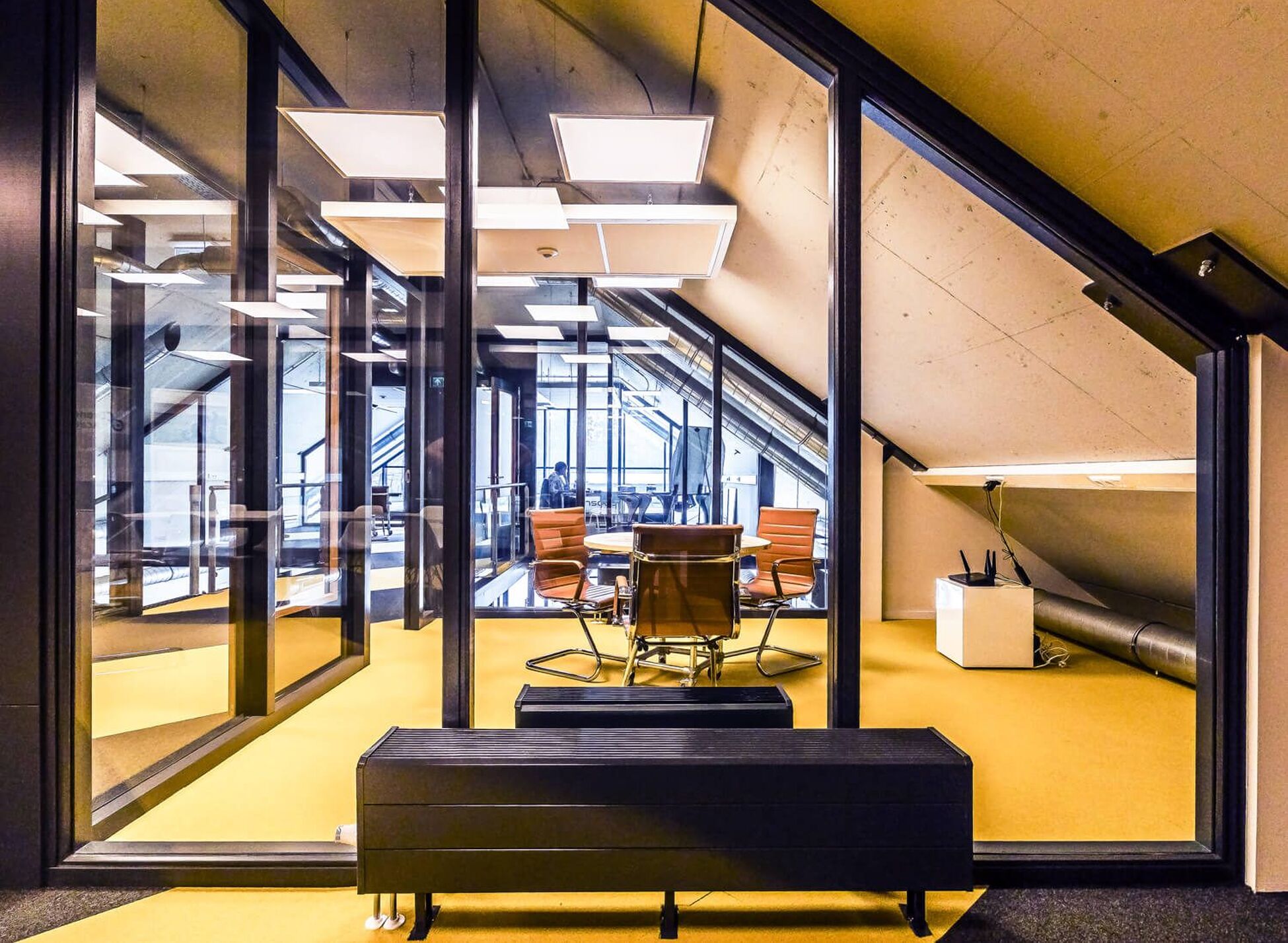 Zakelijk interieurontwerp f-16 shelter space 53 in Enschede - Foto 9