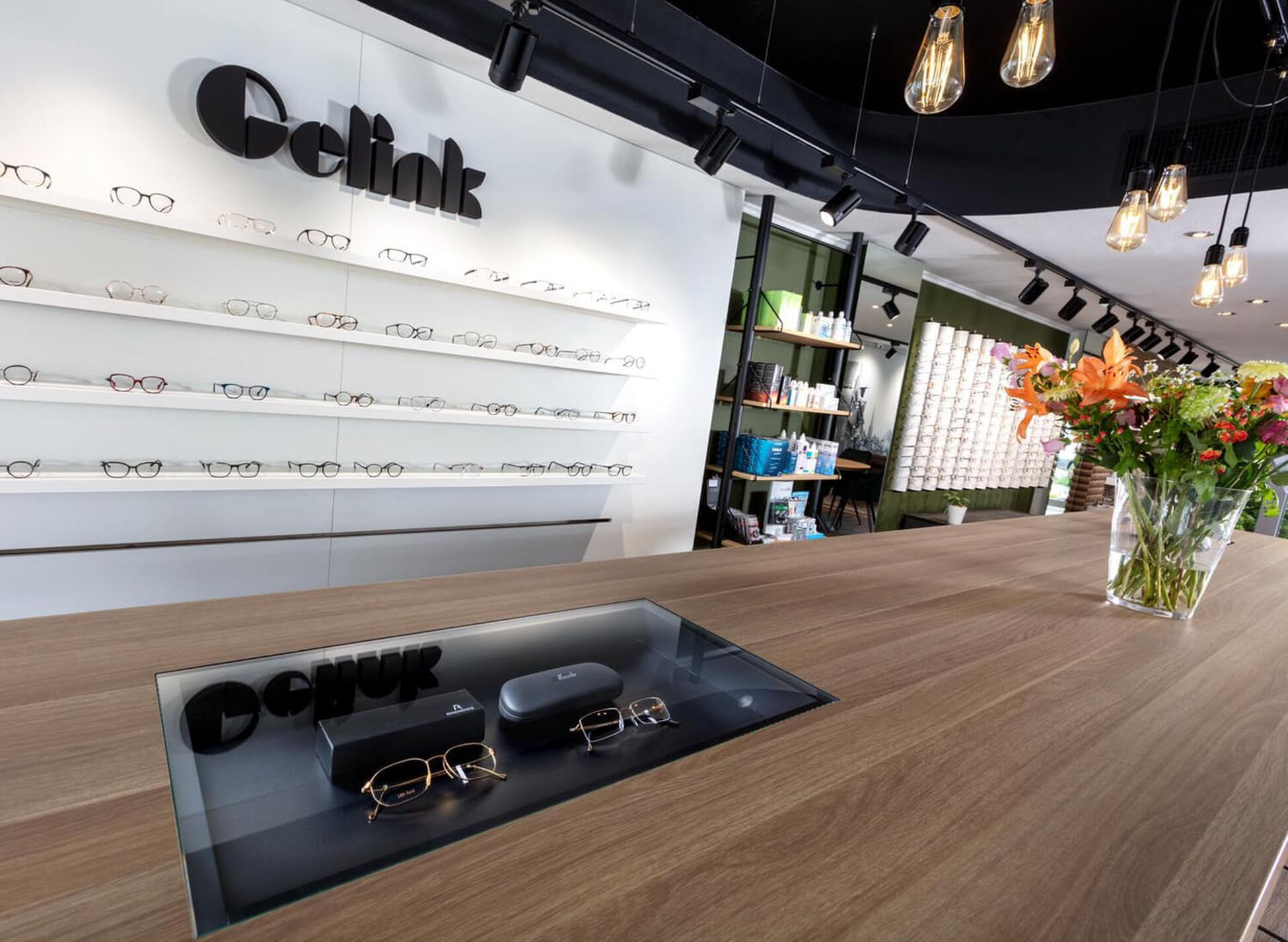 Zakelijk interieurontwerp optiek gelink in Hengelo - Foto 3